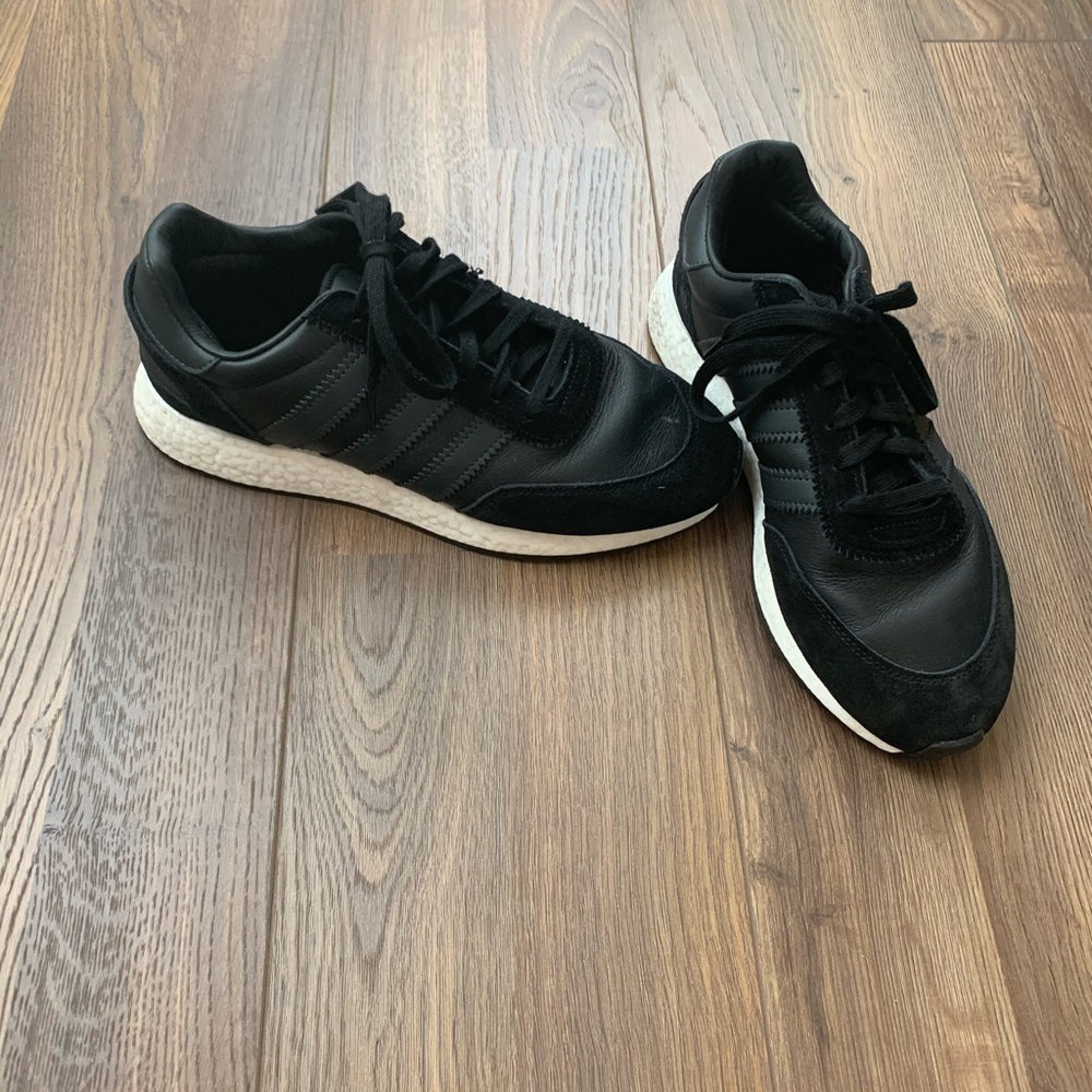 Men’s Athletic Shoes